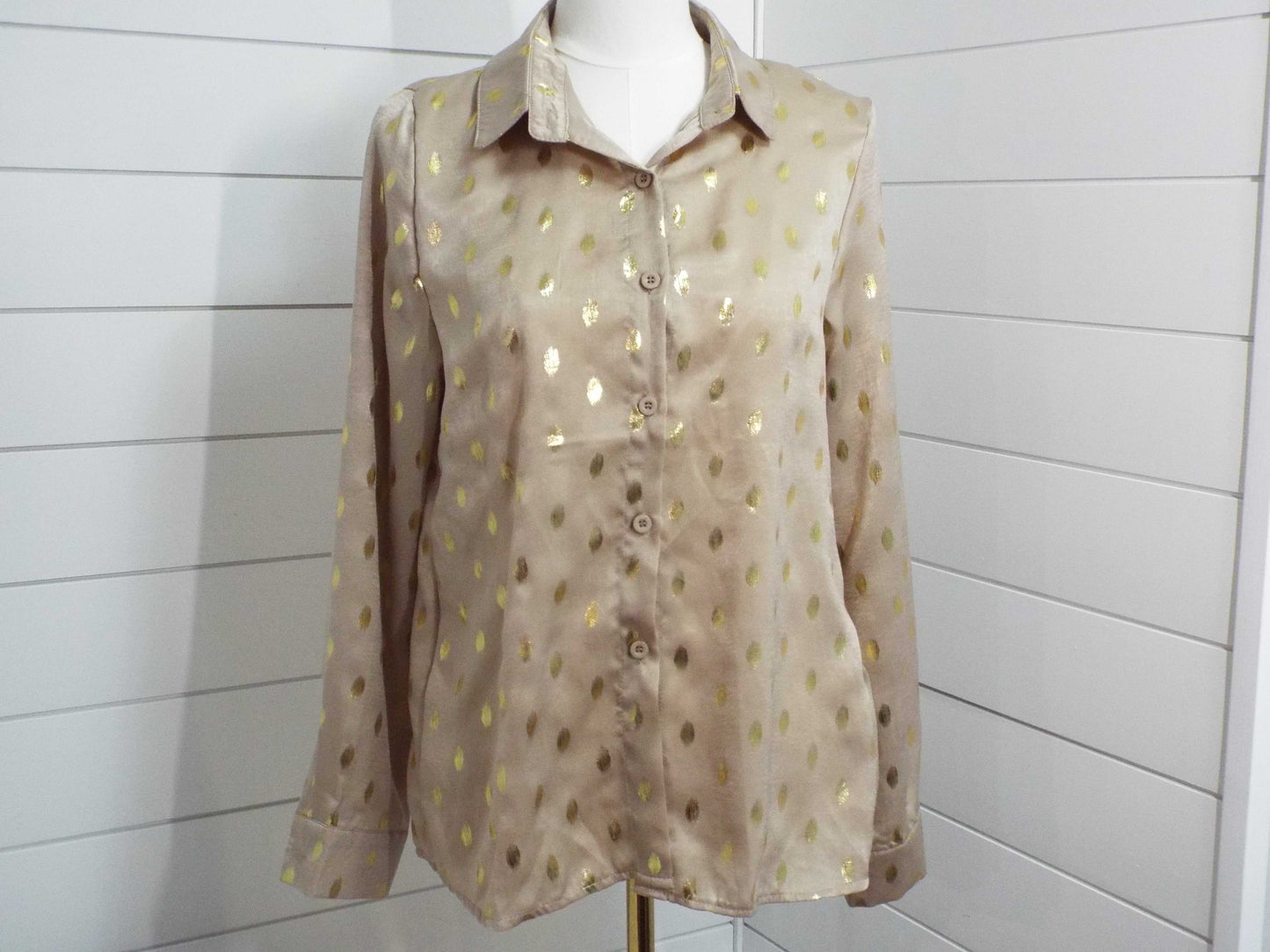 Long sleeve bronzing button lapel blouse with loose fit and elegant design