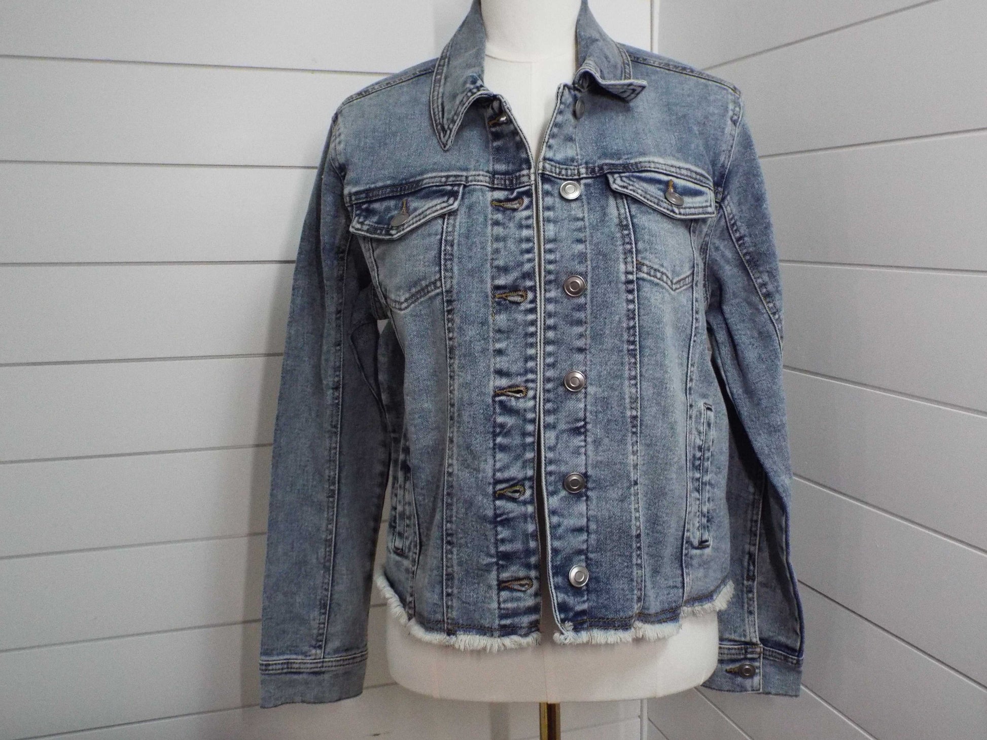 Frayed hem denim jacket in vintage Mercedes wash with distressed edges for edgy style