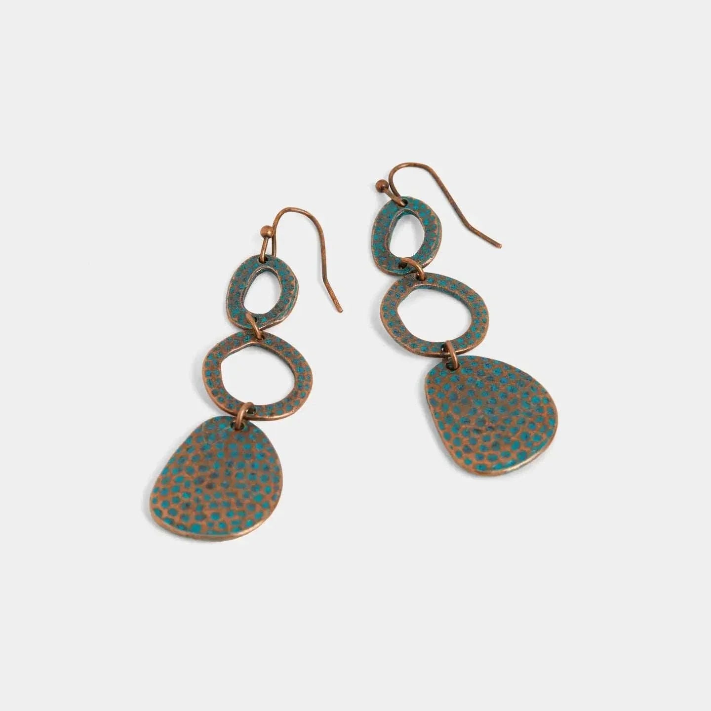 Rustic hammered dangles earrings in bronze, hypoallergenic and lead-free jewelry